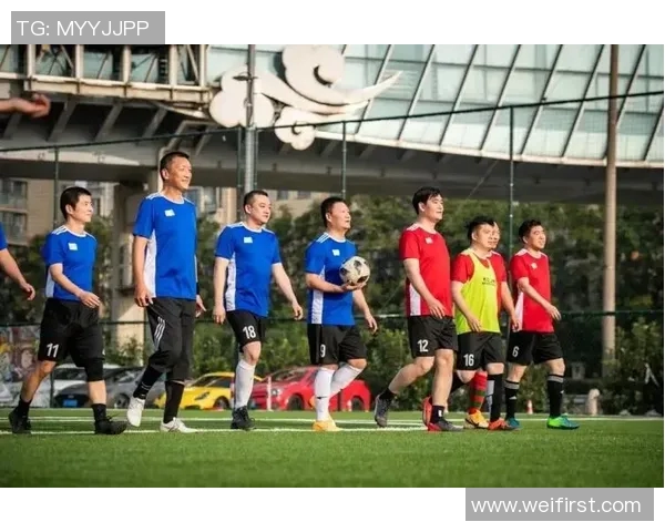 大连足球明星的奋斗历程与荣耀时刻展现了他们的激情与梦想